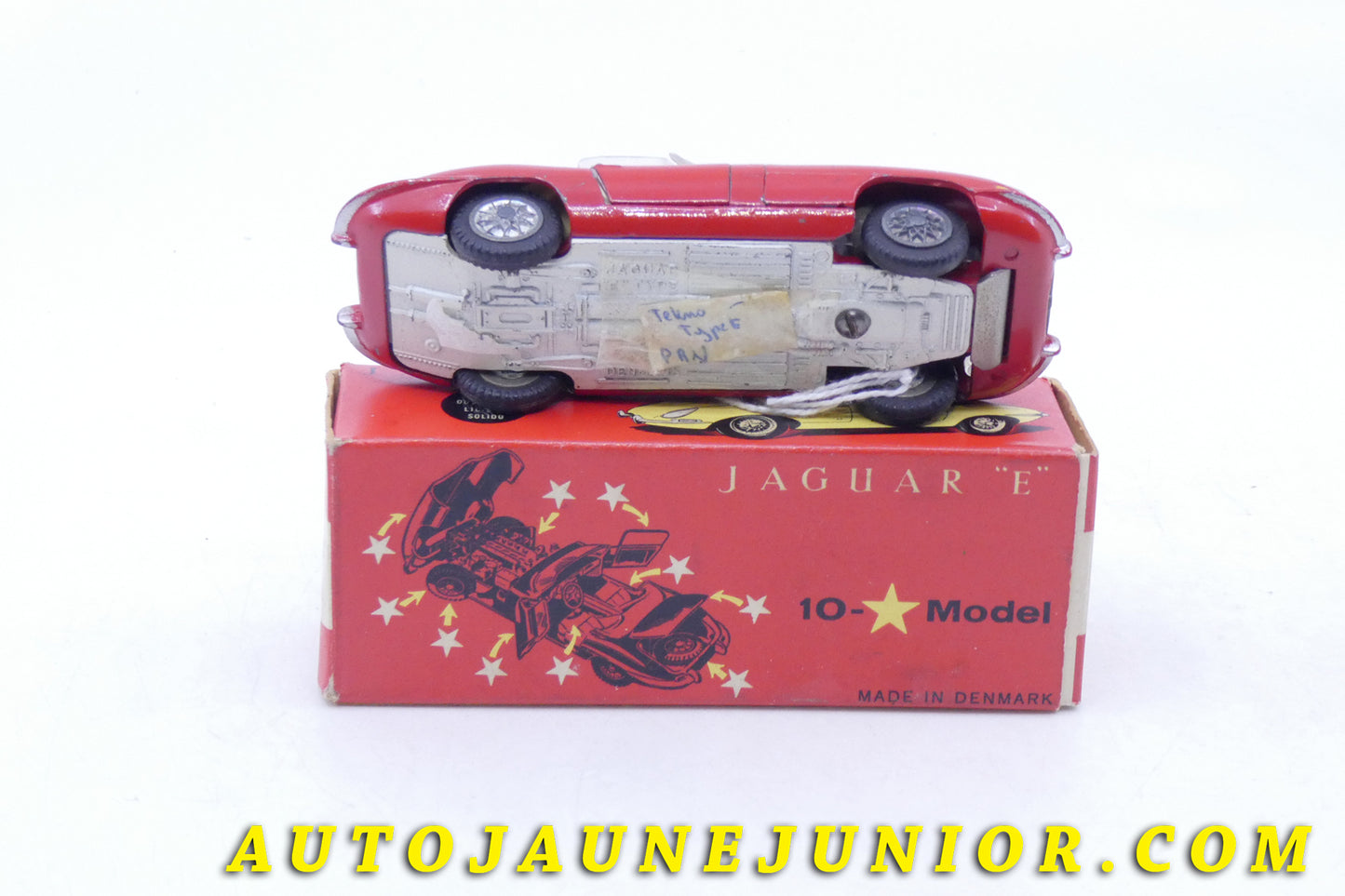 Le Tekno Jaguar Type E cabriolet est en vente sur Auto Jaune Junior ! Découvrez nos collections de diecast Tekno, Politoys, Mebetoys, Mercury, Joal, Diapet, Märklin, TootsieToys.AutoJaune Junior ; Vous avez le même jouet ? Profitez de notre expertise pour vous accompagner dans la vente de vos modèles ou votre collection ! Nous achetons tous lots de miniatures ! Contactez nous !