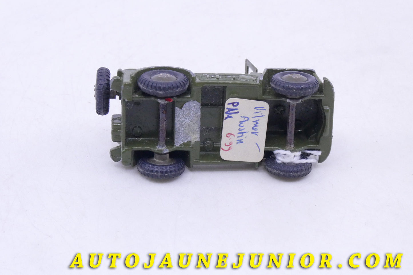 Le Vilmer Austin Champ Militaire est en vente sur Auto Jaune Junior ! Découvrez nos collections de diecast Tekno, Politoys, Mebetoys, Mercury, Joal, Diapet, Märklin, TootsieToys.AutoJaune Junior ; Vous avez le même jouet ? Profitez de notre expertise pour vous accompagner dans la vente de vos modèles ou votre collection ! Nous achetons tous lots de miniatures ! Contactez nous !