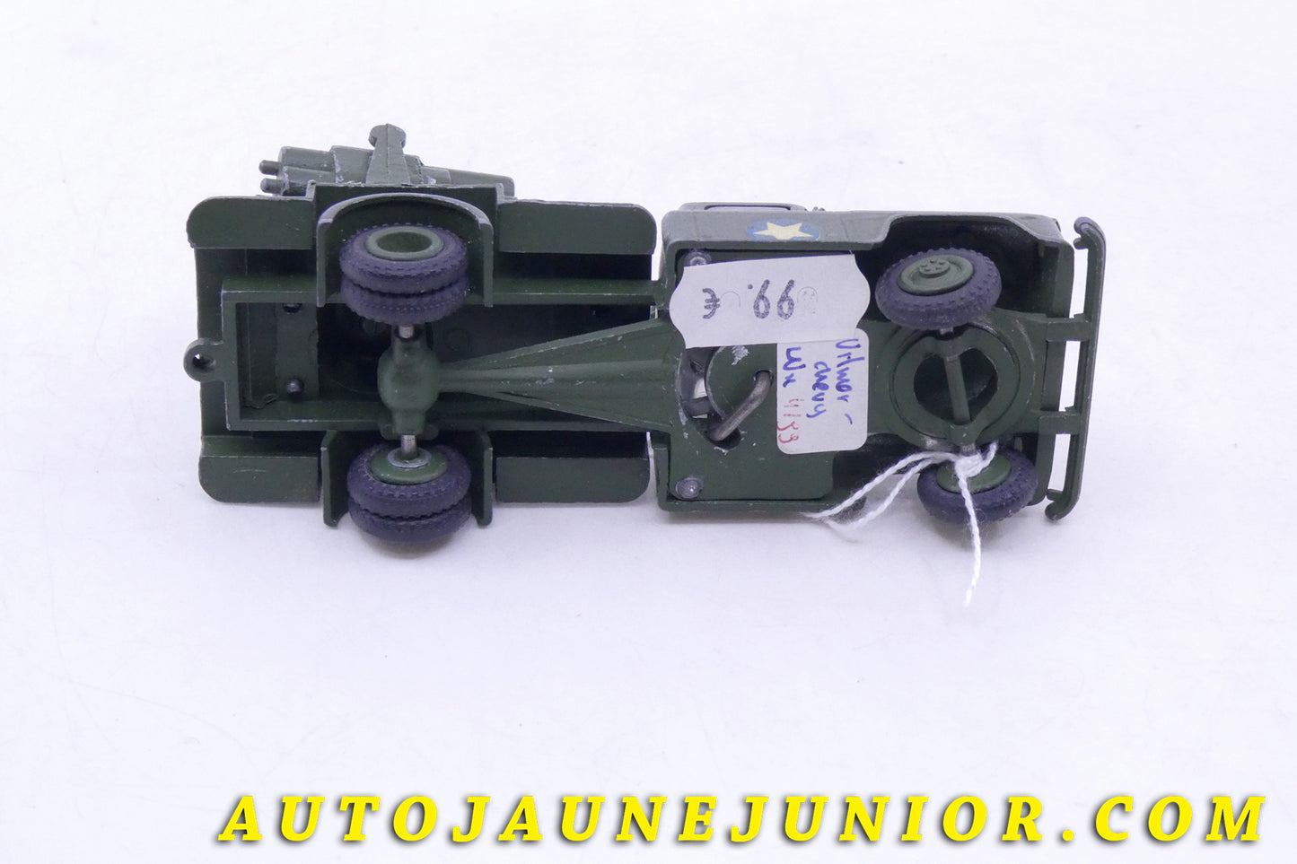 Le Vilmer Chevrolet Camion Lanceur de missiles est en vente sur Auto Jaune Junior ! Découvrez nos collections de diecast Tekno, Politoys, Mebetoys, Mercury, Joal, Diapet, Märklin, TootsieToys.AutoJaune Junior ; Vous avez le même jouet ? Profitez de notre expertise pour vous accompagner dans la vente de vos modèles ou votre collection ! Nous achetons tous lots de miniatures ! Contactez nous !