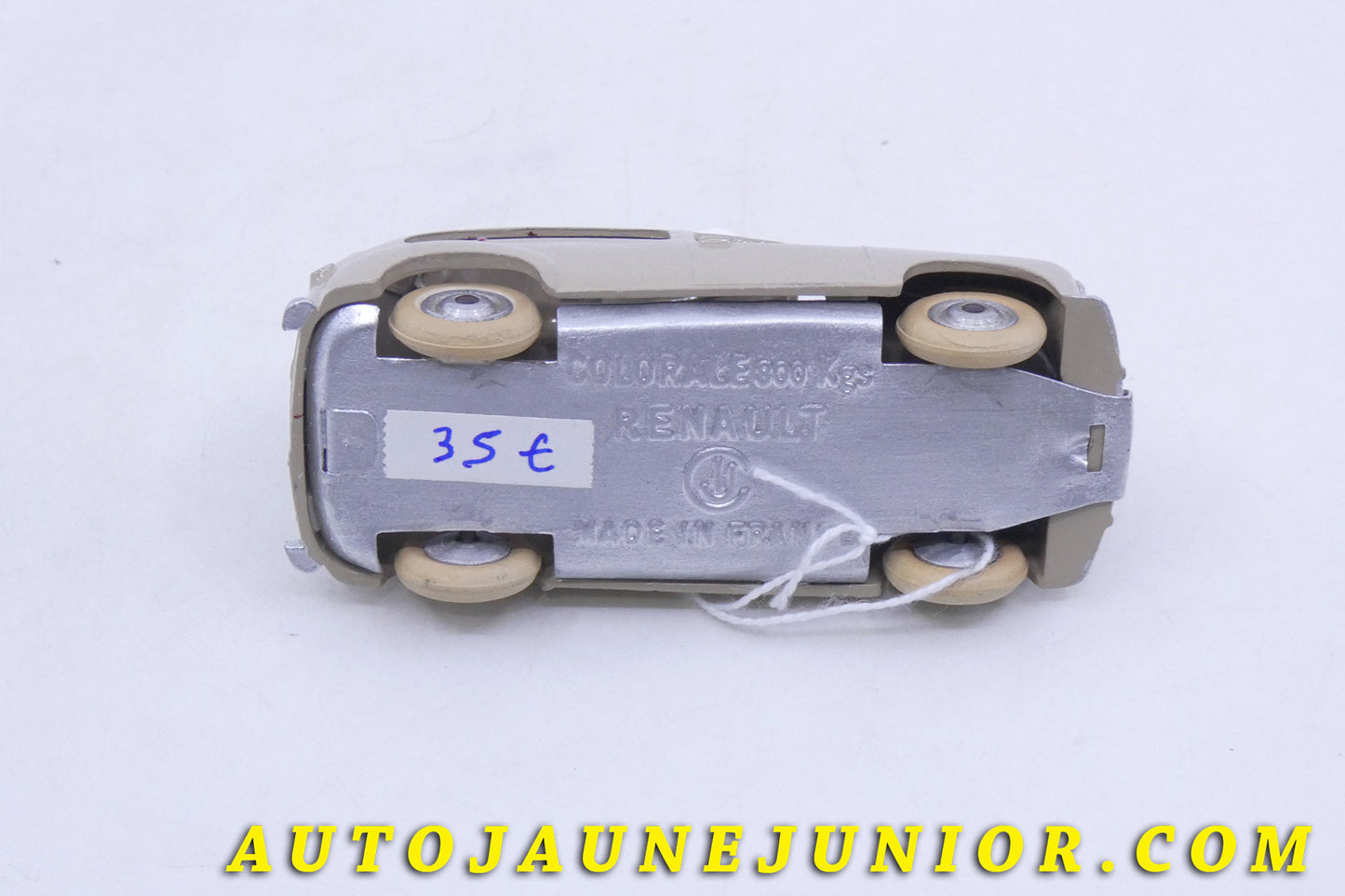 Le C-I-J Renault Savane 800Kgs est en vente sur Auto Jaune Junior ! Découvrez nos collections de diecast Tekno, Politoys, Mebetoys, Mercury, Joal, Diapet, Märklin, TootsieToys.AutoJaune Junior ; Vous avez le même jouet ? Profitez de notre expertise pour vous accompagner dans la vente de vos modèles ou votre collection ! Nous achetons tous lots de miniatures ! Contactez nous !