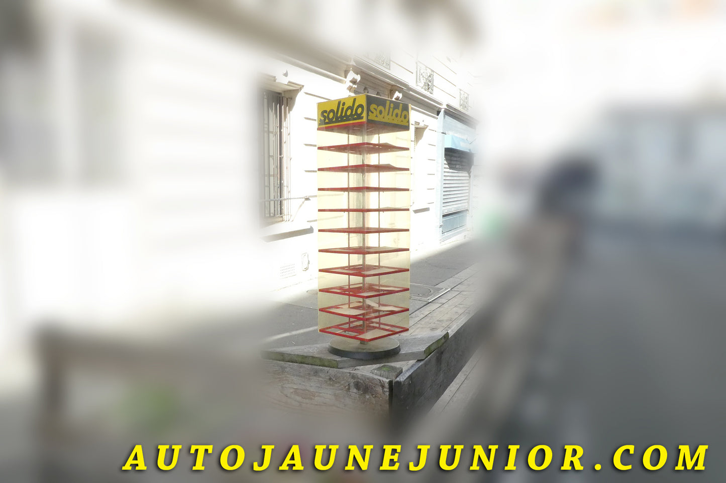 Le Solido Décoratif Présentoir Solido rotatif; Original ! est en vente sur Auto Jaune Junior ! Découvrez nos collections de diecast Tekno, Politoys, Mebetoys, Mercury, Joal, Diapet, Märklin, TootsieToys.Vous avez le même jouet ? Profitez de notre expertise pour vous accompagner dans la vente de vos modèles ou votre collection ! Nous achetons tous lots de miniatures ! Contactez nous !