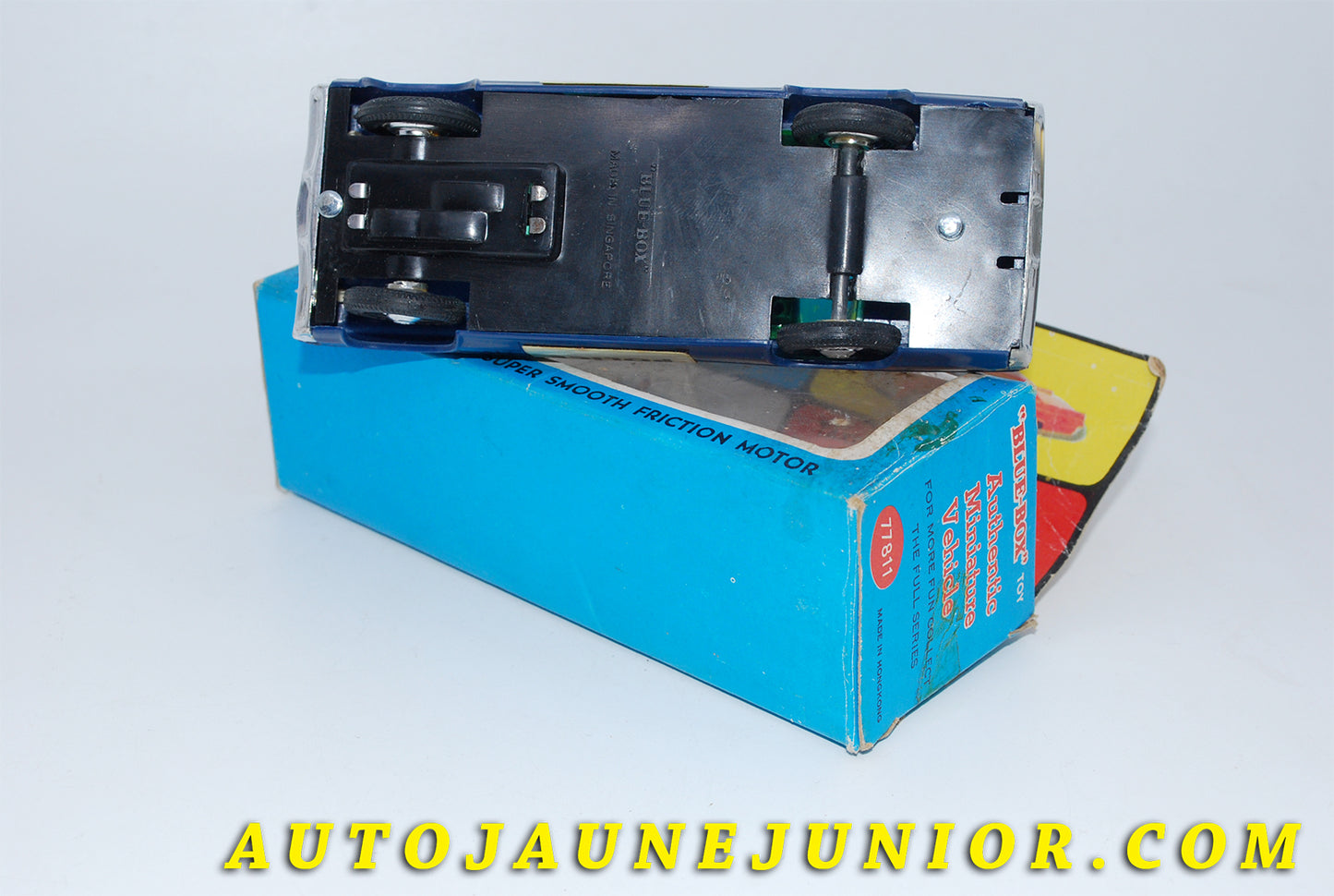 Le #3459 - Blue Box - Oldsmobile - 88 voiture de policeà friction est en vente sur Auto Jaune Junior ! Tekno, Politoys, Mebetoys, Mercury, Joal, Diapet, Märklin, TootsieToys.Vous avez le même jouet ? Profitez de notre expertise pour vous accompagner dans la vente de vos modèles ou votre collection ! Nous achetons tous lots de miniatures ! Contactez nous ! contact@autojaunejunior.com.