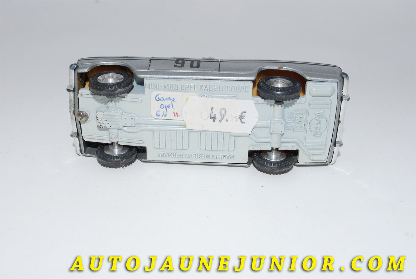 Le #3467 - Gama - Opel - Kadett Coupé 'Rally" est en vente sur Auto Jaune Junior ! Tekno, Politoys, Mebetoys, Mercury, Joal, Diapet, Märklin, TootsieToys.Vous avez le même jouet ? Profitez de notre expertise pour vous accompagner dans la vente de vos modèles ou votre collection ! Nous achetons tous lots de miniatures ! Contactez nous ! contact@autojaunejunior.com.