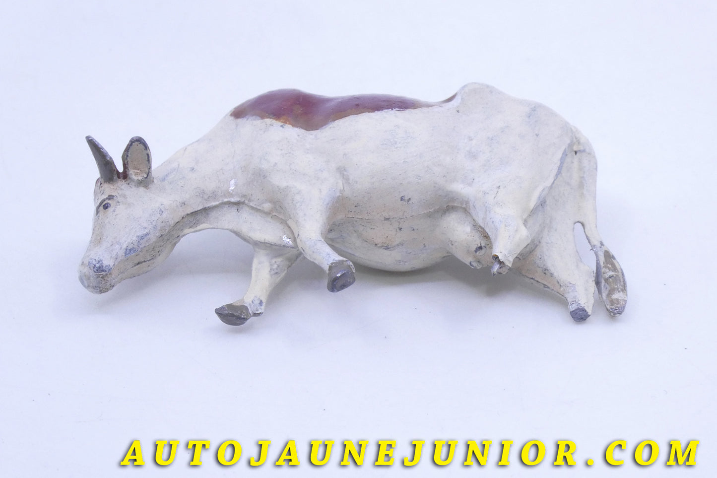 Le #3601 - PH (France) - Animal - Vache est en vente sur Auto Jaune Junior ! Tekno, Politoys, Mebetoys, Mercury, Joal, Diapet, Märklin, TootsieToys.Vous avez le même jouet ? Profitez de notre expertise pour vous accompagner dans la vente de vos modèles ou votre collection ! Nous achetons tous lots de miniatures ! Contactez nous ! contact@autojaunejunior.com.