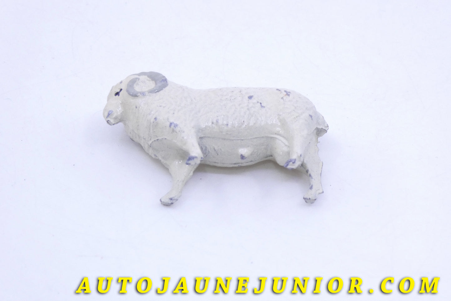 Le #3603 - France (PH) - Animal - Bélier est en vente sur Auto Jaune Junior ! Tekno, Politoys, Mebetoys, Mercury, Joal, Diapet, Märklin, TootsieToys.Vous avez le même jouet ? Profitez de notre expertise pour vous accompagner dans la vente de vos modèles ou votre collection ! Nous achetons tous lots de miniatures ! Contactez nous ! contact@autojaunejunior.com.