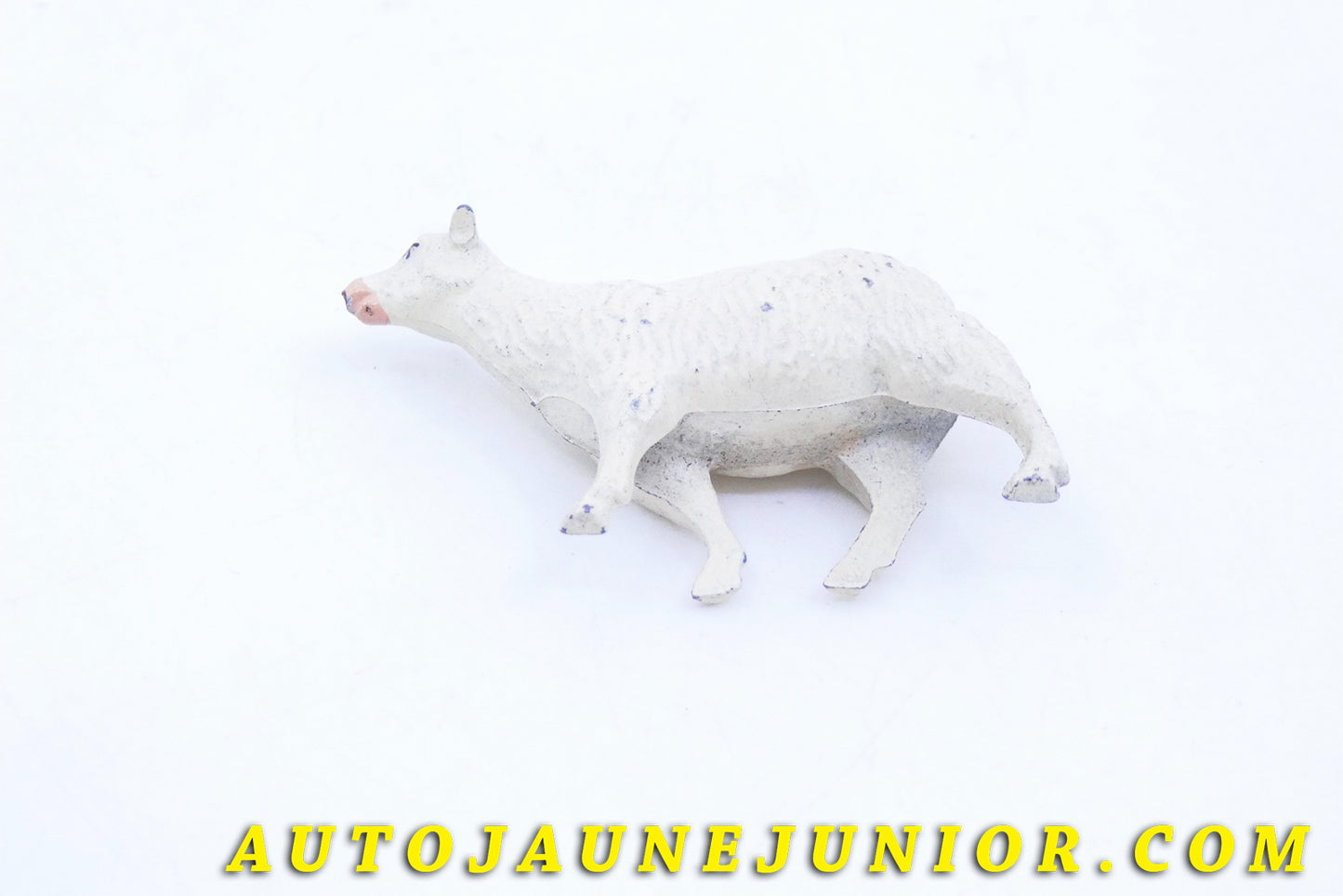 Le #3630 - France (PH) - Animal - Agneau est en vente sur Auto Jaune Junior ! Tekno, Politoys, Mebetoys, Mercury, Joal, Diapet, Märklin, TootsieToys.Vous avez le même jouet ? Profitez de notre expertise pour vous accompagner dans la vente de vos modèles ou votre collection ! Nous achetons tous lots de miniatures ! Contactez nous ! contact@autojaunejunior.com.
