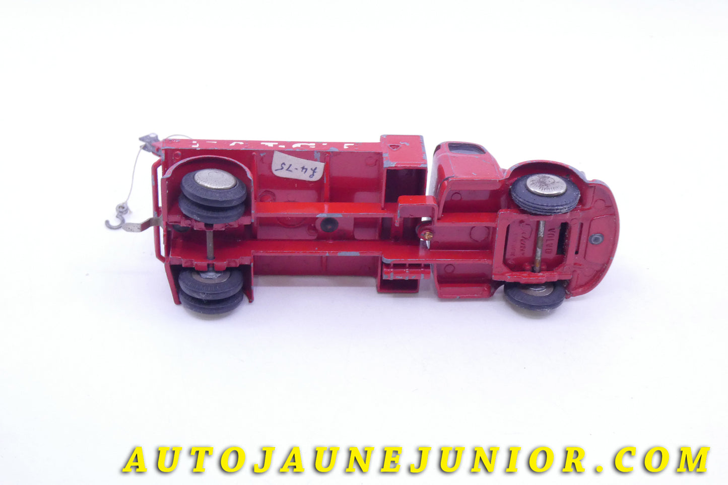 Le Tekno Volvo N88 dépanneuse Falck est en vente sur Auto Jaune Junior ! Découvrez nos collections de diecast Tekno, Politoys, Mebetoys, Mercury, Joal, Diapet, Märklin, TootsieToys.AutoJaune Junior ; Vous avez le même jouet ? Profitez de notre expertise pour vous accompagner dans la vente de vos modèles ou votre collection ! Nous achetons tous lots de miniatures ! Contactez nous !
