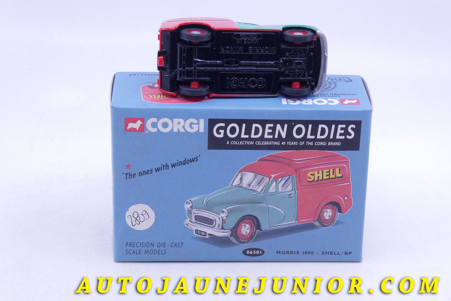 Le #3725 - Corgi Toys - Morris - Fourgonette 1000 "Shell" est en vente sur Auto Jaune Junior ! Tekno, Politoys, Mebetoys, Mercury, Joal, Diapet, Märklin, TootsieToys.Vous avez le même jouet ? Profitez de notre expertise pour vous accompagner dans la vente de vos modèles ou votre collection ! Nous achetons tous lots de miniatures ! Contactez nous ! contact@autojaunejunior.com.