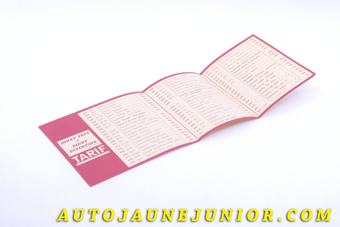 Le #3820 - Dinky Toys - Dépliant - Tarifs Septembre 1959 (Collection R.Goirand) est en vente sur Auto Jaune Junior ! Tekno, Politoys, Mebetoys, Mercury, Joal, Diapet, Märklin, TootsieToys.Vous avez le même jouet ? Profitez de notre expertise pour vous accompagner dans la vente de vos modèles ou votre collection ! Nous achetons tous lots de miniatures ! Contactez nous ! contact@autojaunejunior.com.