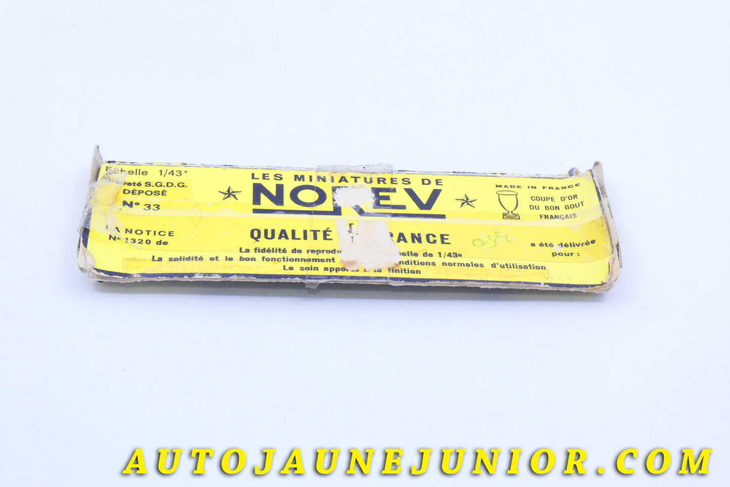 Le #3979 - Norev - Rolls Royce - Socle original boite Mica - Silver Shadow est en vente sur Auto Jaune Junior ! Tekno, Politoys, Mebetoys, Mercury, Joal, Diapet, Märklin, TootsieToys.Vous avez le même jouet ? Profitez de notre expertise pour vous accompagner dans la vente de vos modèles ou votre collection ! Nous achetons tous lots de miniatures ! Contactez nous ! contact@autojaunejunior.com.