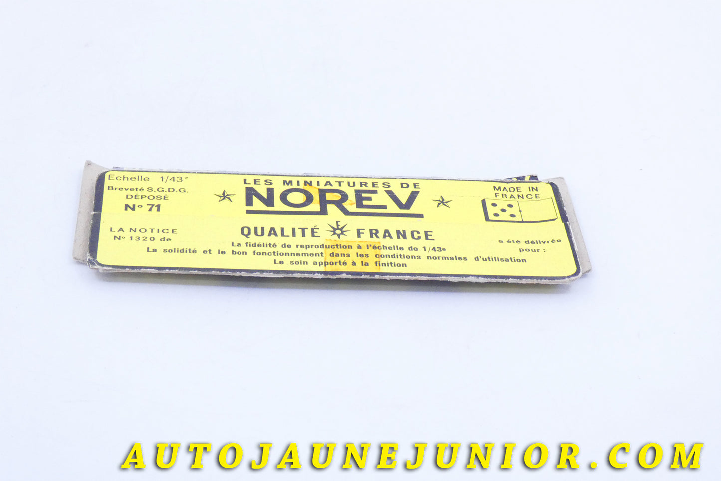Le #3986 - Norev - Peugeot - Socle Coupé 404 est en vente sur Auto Jaune Junior ! Tekno, Politoys, Mebetoys, Mercury, Joal, Diapet, Märklin, TootsieToys.Vous avez le même jouet ? Profitez de notre expertise pour vous accompagner dans la vente de vos modèles ou votre collection ! Nous achetons tous lots de miniatures ! Contactez nous ! contact@autojaunejunior.com.