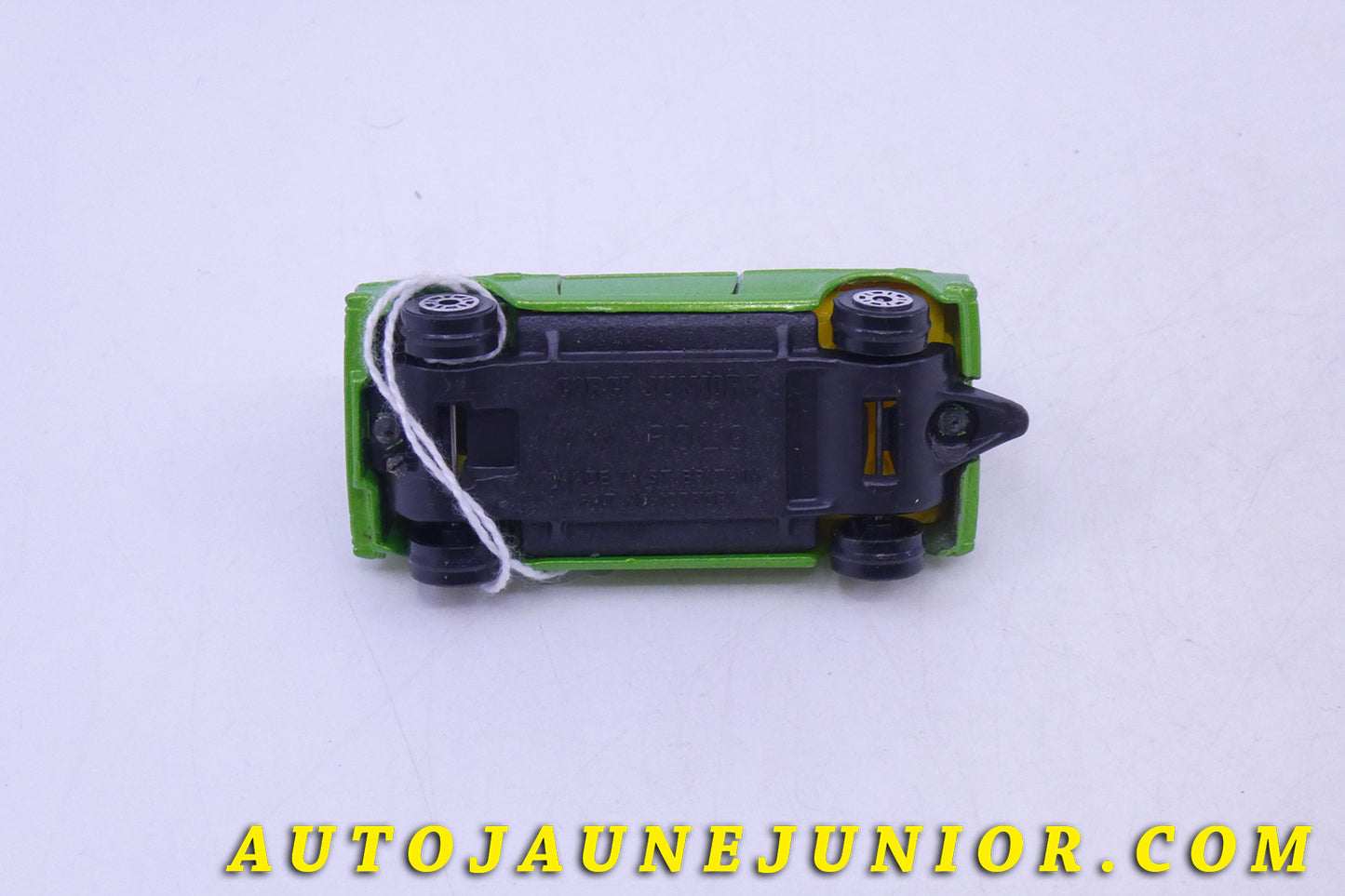 Le Corgi Toys Volkswagen Polo est en vente sur Auto Jaune Junior ! Découvrez nos collections de diecast Tekno, Politoys, Mebetoys, Mercury, Joal, Diapet, Märklin, TootsieToys.AutoJaune Junior ; Vous avez le même jouet ? Profitez de notre expertise pour vous accompagner dans la vente de vos modèles ou votre collection ! Nous achetons tous lots de miniatures ! Contactez nous !