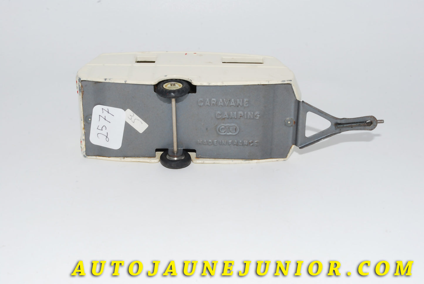 Le #4121 - C-I-J - Notin - Caravana est en vente sur Auto Jaune Junior ! Tekno, Politoys, Mebetoys, Mercury, Joal, Diapet, Märklin, TootsieToys.Vous avez le même jouet ? Profitez de notre expertise pour vous accompagner dans la vente de vos modèles ou votre collection ! Nous achetons tous lots de miniatures ! Contactez nous ! contact@autojaunejunior.com.