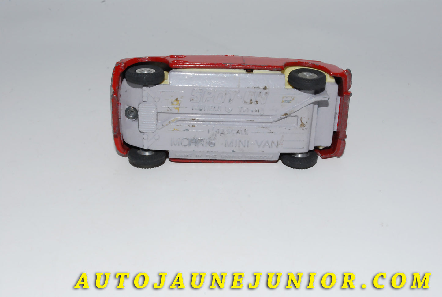 Le #4131 - Spot-On - Morris - Mini van Royal Mail est en vente sur Auto Jaune Junior ! Tekno, Politoys, Mebetoys, Mercury, Joal, Diapet, Märklin, TootsieToys.Vous avez le même jouet ? Profitez de notre expertise pour vous accompagner dans la vente de vos modèles ou votre collection ! Nous achetons tous lots de miniatures ! Contactez nous ! contact@autojaunejunior.com.