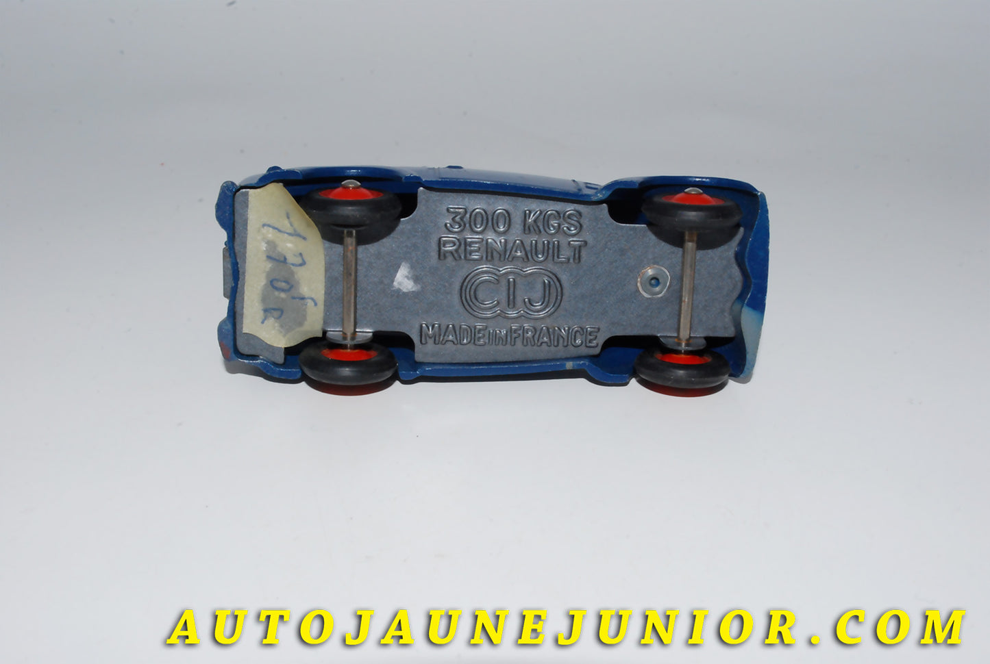 Le #4163 - C-I-J - Renault - 300kgs gendarmerie, Jantes de 1er Type est en vente sur Auto Jaune Junior ! Tekno, Politoys, Mebetoys, Mercury, Joal, Diapet, Märklin, TootsieToys.Vous avez le même jouet ? Profitez de notre expertise pour vous accompagner dans la vente de vos modèles ou votre collection ! Nous achetons tous lots de miniatures ! Contactez nous ! contact@autojaunejunior.com.