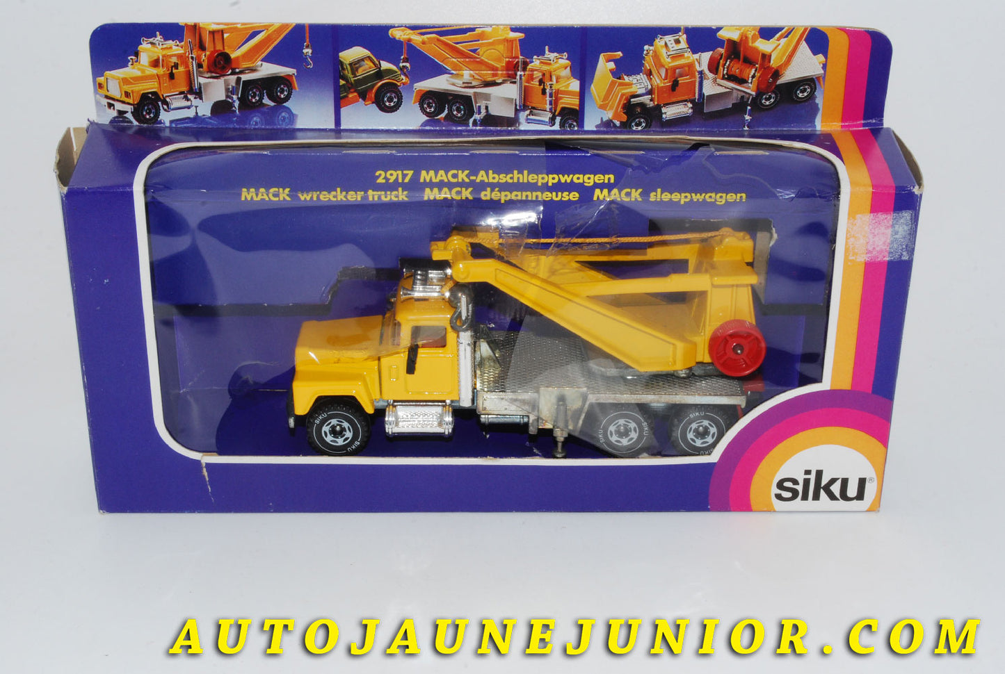 Le #4214 - Siku - Mack - Mack Dépaneuse Lourde est en vente sur Auto Jaune Junior ! Tekno, Politoys, Mebetoys, Mercury, Joal, Diapet, Märklin, TootsieToys.Vous avez le même jouet ? Profitez de notre expertise pour vous accompagner dans la vente de vos modèles ou votre collection ! Nous achetons tous lots de miniatures ! Contactez nous ! contact@autojaunejunior.com.
