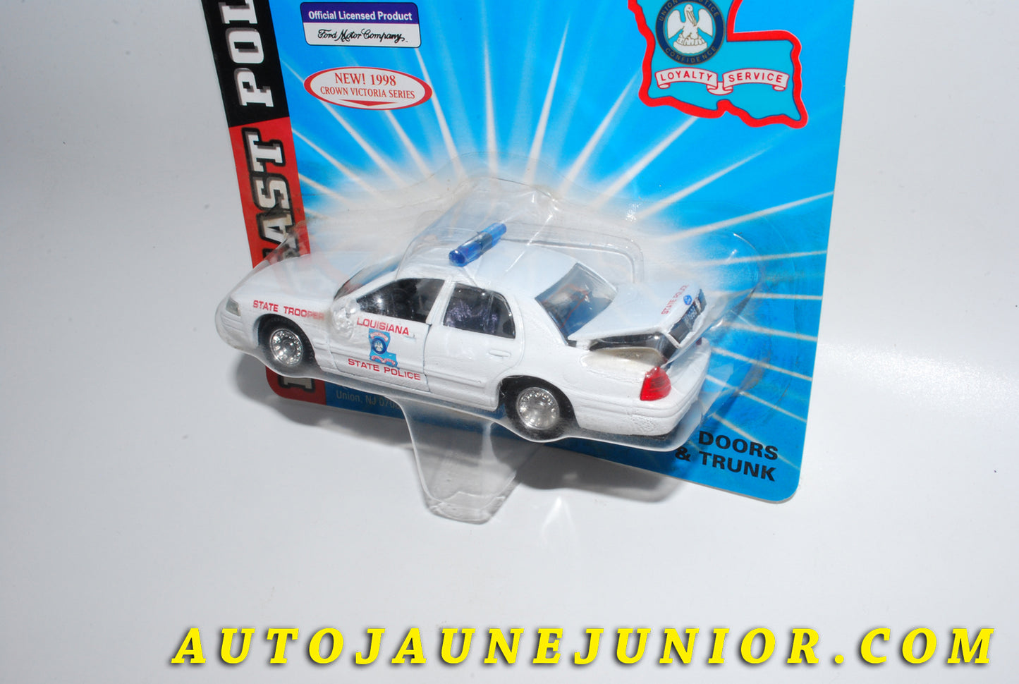 Le #4246 - Road Champ - Ford - Crown Victoria Police est en vente sur Auto Jaune Junior ! Tekno, Politoys, Mebetoys, Mercury, Joal, Diapet, Märklin, TootsieToys.Vous avez le même jouet ? Profitez de notre expertise pour vous accompagner dans la vente de vos modèles ou votre collection ! Nous achetons tous lots de miniatures ! Contactez nous ! contact@autojaunejunior.com.