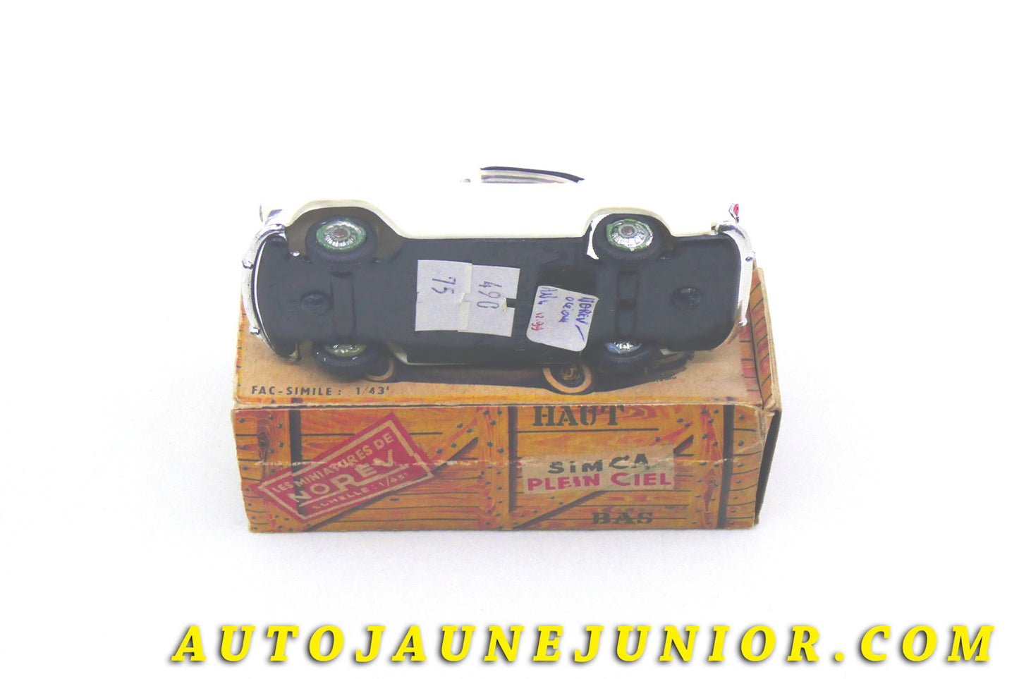 Le #4337 - Norev - Simca - Simca Plein-Ciel (crème/toit noir) est en vente sur Auto Jaune Junior ! Tekno, Politoys, Mebetoys, Mercury, Joal, Diapet, Märklin, TootsieToys.Vous avez le même jouet ? Profitez de notre expertise pour vous accompagner dans la vente de vos modèles ou votre collection ! Nous achetons tous lots de miniatures ! Contactez nous ! contact@autojaunejunior.com.