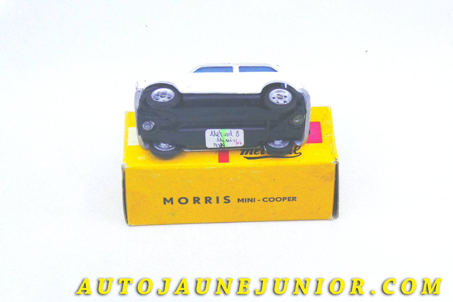 Le #4359 - Metosul - Morris - Mini Cooper est en vente sur Auto Jaune Junior ! Tekno, Politoys, Mebetoys, Mercury, Joal, Diapet, Märklin, TootsieToys.Vous avez le même jouet ? Profitez de notre expertise pour vous accompagner dans la vente de vos modèles ou votre collection ! Nous achetons tous lots de miniatures ! Contactez nous ! contact@autojaunejunior.com.