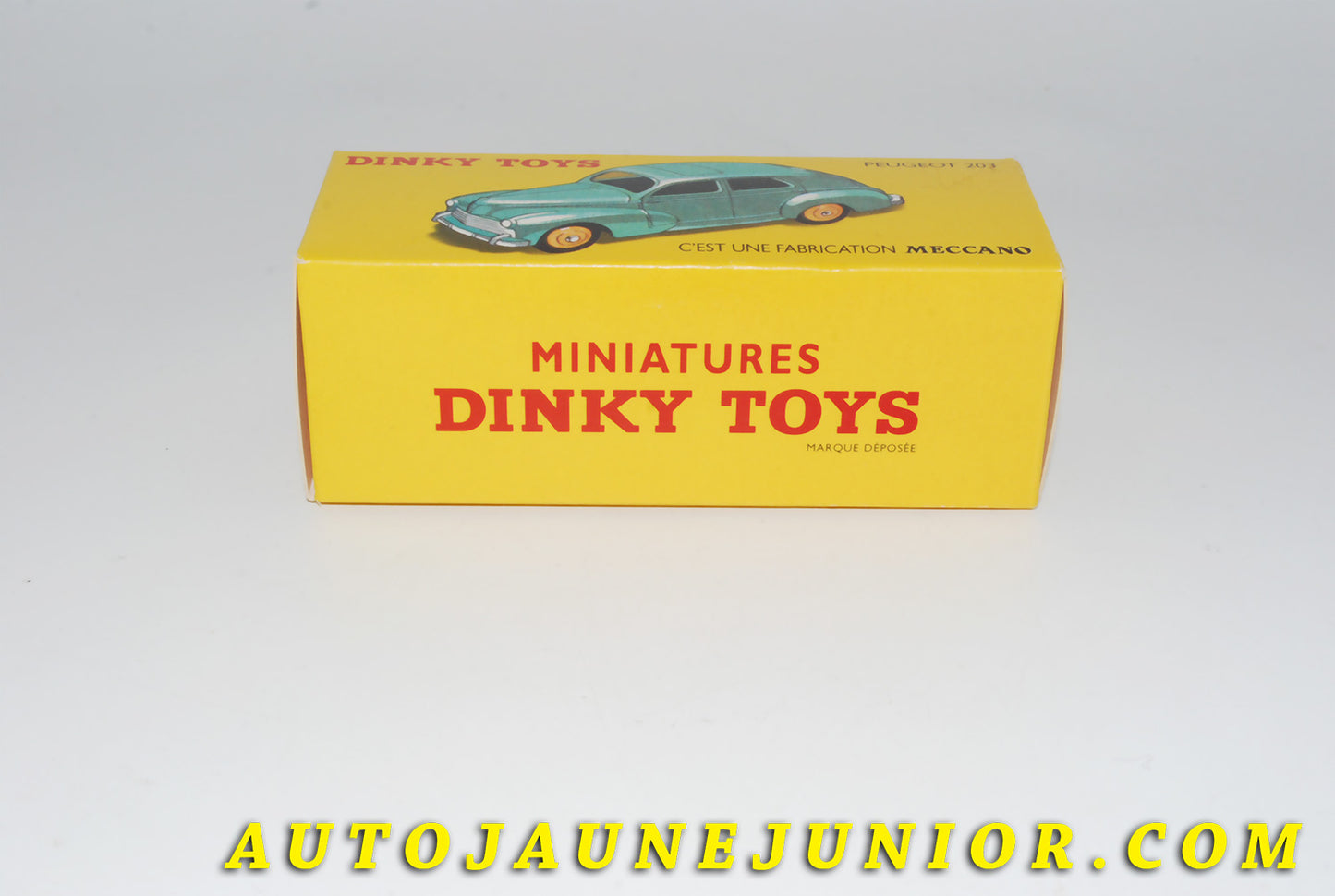 Le #4410 - Dinky Toys - Peugeot - Boite vide (REPRO) 203 est en vente sur Auto Jaune Junior ! Tekno, Politoys, Mebetoys, Mercury, Joal, Diapet, Märklin, TootsieToys.Vous avez le même jouet ? Profitez de notre expertise pour vous accompagner dans la vente de vos modèles ou votre collection ! Nous achetons tous lots de miniatures ! Contactez nous ! contact@autojaunejunior.com.