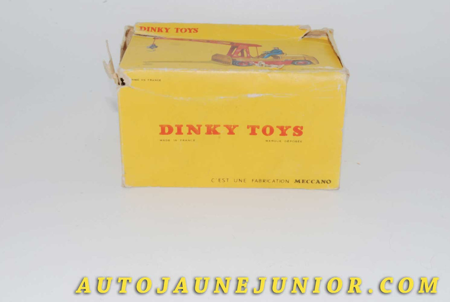Le #4613 - Dinky Toys - Salev - Boite vide Grue "Salev" est en vente sur Auto Jaune Junior ! Tekno, Politoys, Mebetoys, Mercury, Joal, Diapet, Märklin, TootsieToys.Vous avez le même jouet ? Profitez de notre expertise pour vous accompagner dans la vente de vos modèles ou votre collection ! Nous achetons tous lots de miniatures ! Contactez nous ! contact@autojaunejunior.com.