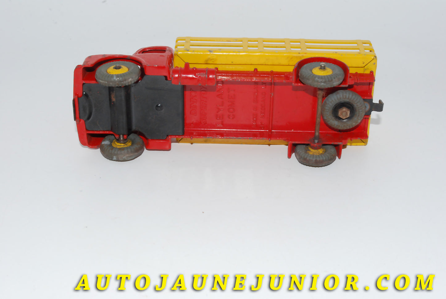 Le #4643 - Dinky Toys - Leyland - Comet camion ridelles ajourées est en vente sur Auto Jaune Junior ! Tekno, Politoys, Mebetoys, Mercury, Joal, Diapet, Märklin, TootsieToys.Vous avez le même jouet ? Profitez de notre expertise pour vous accompagner dans la vente de vos modèles ou votre collection ! Nous achetons tous lots de miniatures ! Contactez nous ! contact@autojaunejunior.com.
