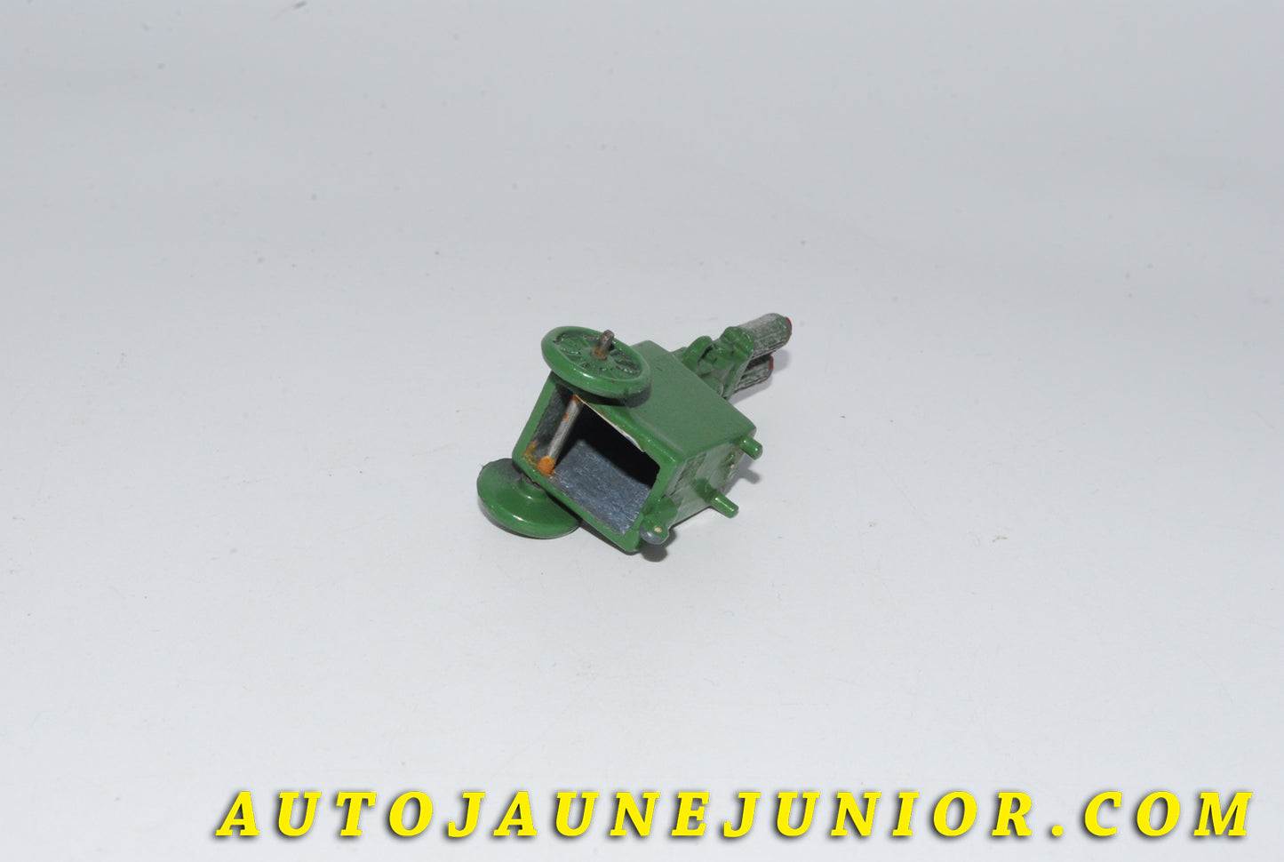Le #4721 - Dinky Toys - Pompes à essence - Station Mobile est en vente sur Auto Jaune Junior ! Tekno, Politoys, Mebetoys, Mercury, Joal, Diapet, Märklin, TootsieToys.Vous avez le même jouet ? Profitez de notre expertise pour vous accompagner dans la vente de vos modèles ou votre collection ! Nous achetons tous lots de miniatures ! Contactez nous ! contact@autojaunejunior.com.