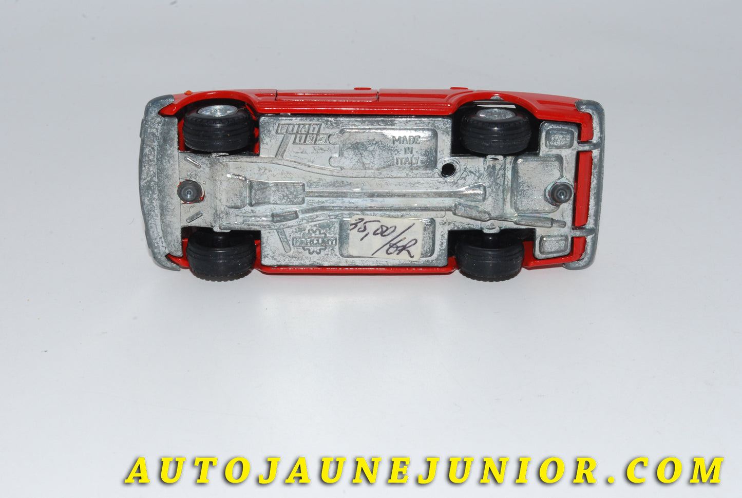 Le #4754 - Mercury - Fiat - 132 Berline est en vente sur Auto Jaune Junior ! Tekno, Politoys, Mebetoys, Mercury, Joal, Diapet, Märklin, TootsieToys.Vous avez le même jouet ? Profitez de notre expertise pour vous accompagner dans la vente de vos modèles ou votre collection ! Nous achetons tous lots de miniatures ! Contactez nous ! contact@autojaunejunior.com.