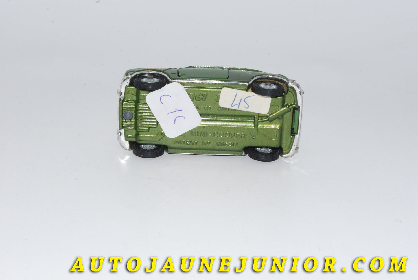 Le #4798 - Corgi Toys - BMC - Mini Cooper Magnifique(Version Rallye !) est en vente sur Auto Jaune Junior ! Tekno, Politoys, Mebetoys, Mercury, Joal, Diapet, Märklin, TootsieToys.Vous avez le même jouet ? Profitez de notre expertise pour vous accompagner dans la vente de vos modèles ou votre collection ! Nous achetons tous lots de miniatures ! Contactez nous ! contact@autojaunejunior.com.