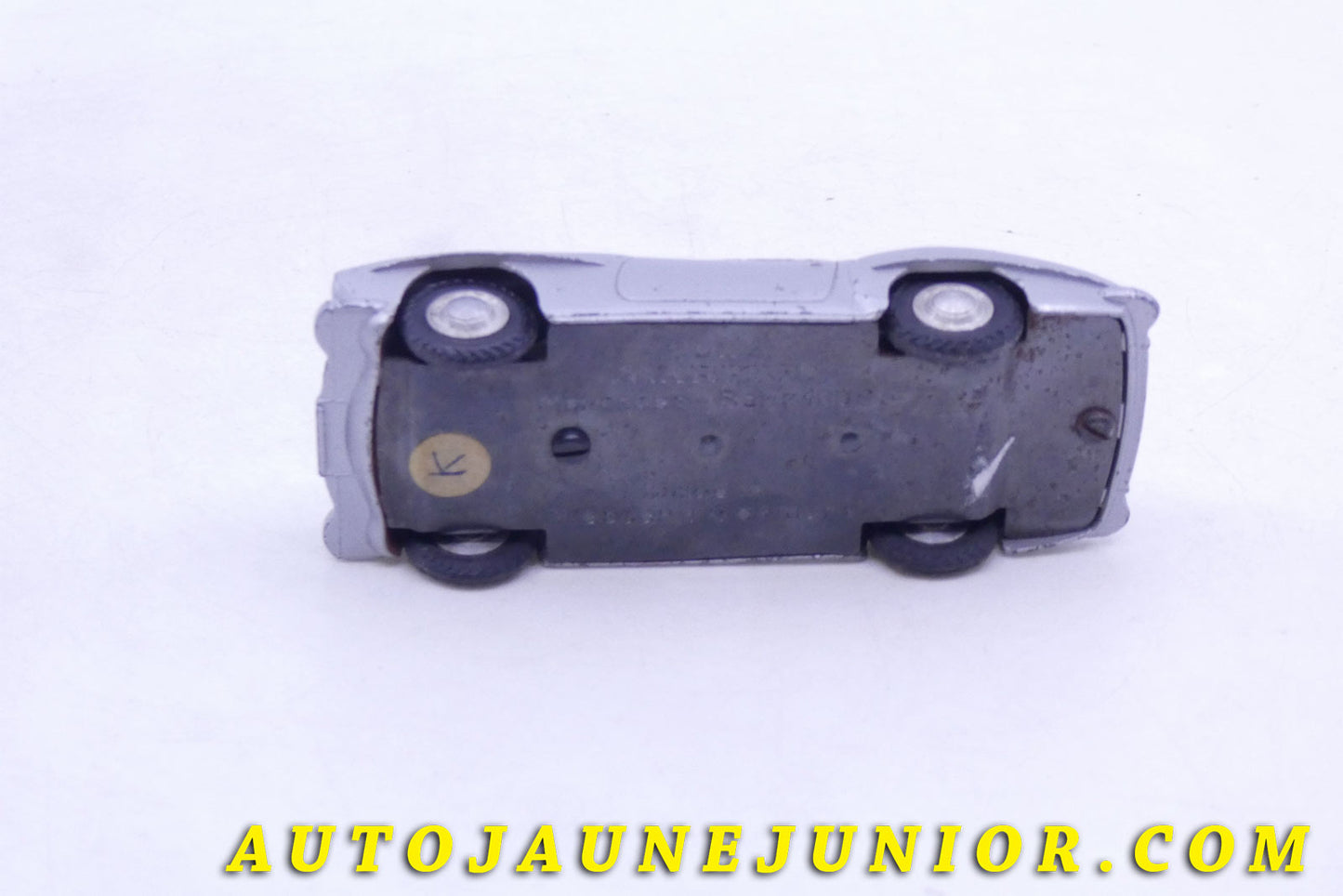 Le #5002 - Märklin - Mercedes - 190 SL Cabrilet est en vente sur Auto Jaune Junior ! Tekno, Politoys, Mebetoys, Mercury, Joal, Diapet, Märklin, TootsieToys.Vous avez le même jouet ? Profitez de notre expertise pour vous accompagner dans la vente de vos modèles ou votre collection ! Nous achetons tous lots de miniatures ! Contactez nous ! contact@autojaunejunior.com.