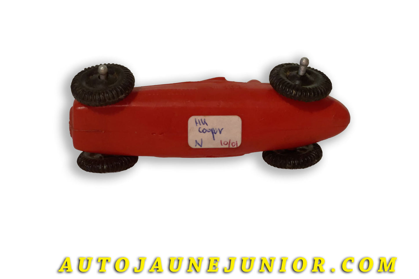Le Hong-Kong Cooper Bristol monoplace formule 1 est en vente sur Auto Jaune Junior ! Découvrez nos collections de diecast Tekno, Politoys, Mebetoys, Mercury, Joal, Diapet, Märklin, TootsieToys.AutoJaune Junior ; Vous avez le même jouet ? Profitez de notre expertise pour vous accompagner dans la vente de vos modèles ou votre collection ! Nous achetons tous lots de miniatures ! Contactez nous !