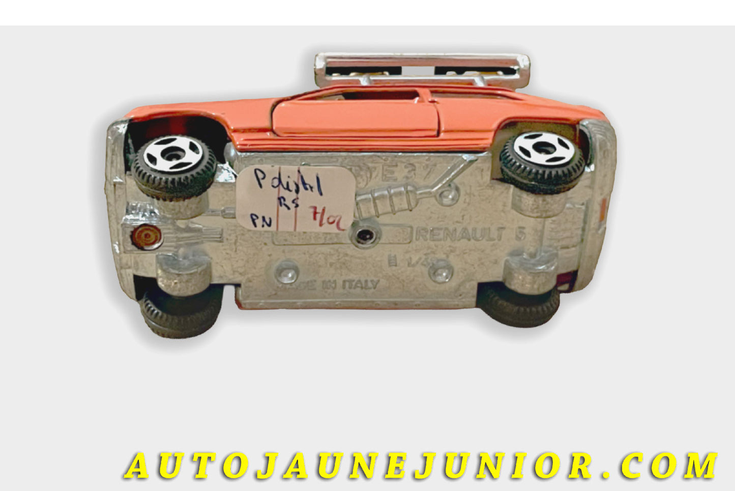 Le Polistil Renault R5 TL "Weekend" Avec Galeries est en vente sur Auto Jaune Junior ! Découvrez nos collections de diecast Tekno, Politoys, Mebetoys, Mercury, Joal, Diapet, Märklin, TootsieToys.AutoJaune Junior ; Vous avez le même jouet ? Profitez de notre expertise pour vous accompagner dans la vente de vos modèles ou votre collection ! Nous achetons tous lots de miniatures ! Contactez nous !