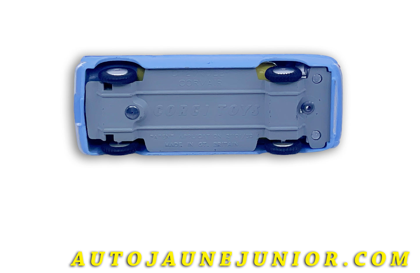 Le Corgi Toys Chevrolet Corvair (jantes convexes) est en vente sur Auto Jaune Junior ! Découvrez nos collections de diecast Tekno, Politoys, Mebetoys, Mercury, Joal, Diapet, Märklin, TootsieToys.AutoJaune Junior ; Vous avez le même jouet ? Profitez de notre expertise pour vous accompagner dans la vente de vos modèles ou votre collection ! Nous achetons tous lots de miniatures ! Contactez nous !