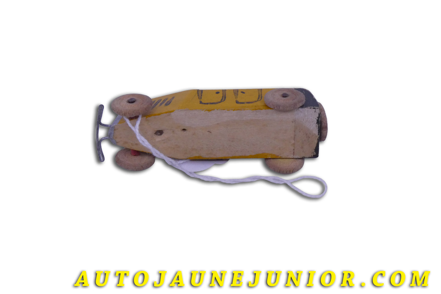 Le Germany Auto Torpédo 4 places est en vente sur Auto Jaune Junior ! Découvrez nos collections de diecast Tekno, Politoys, Mebetoys, Mercury, Joal, Diapet, Märklin, TootsieToys.AutoJaune Junior ; Vous avez le même jouet ? Profitez de notre expertise pour vous accompagner dans la vente de vos modèles ou votre collection ! Nous achetons tous lots de miniatures ! Contactez nous !