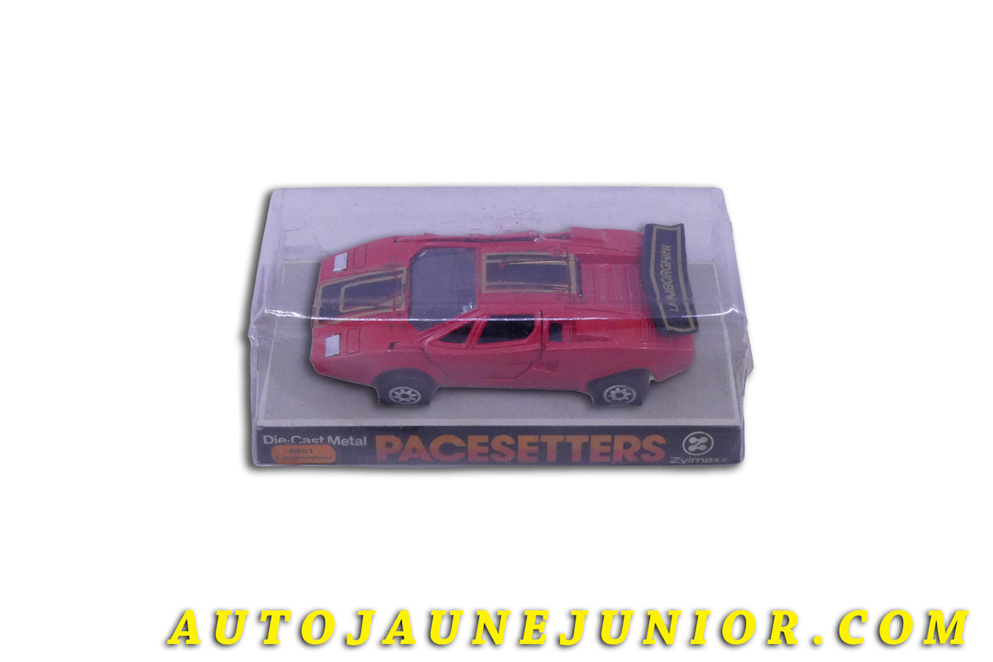 Le Zylmex Lamborghini Countach - LP 500 - Super Car GT est en vente sur Auto Jaune Junior ! Découvrez nos collections de diecast Tekno, Politoys, Mebetoys, Mercury, Joal, Diapet, Märklin, TootsieToys.AutoJaune Junior ; Vous avez le même jouet ? Profitez de notre expertise pour vous accompagner dans la vente de vos modèles ou votre collection ! Nous achetons tous lots de miniatures ! Contactez nous !
