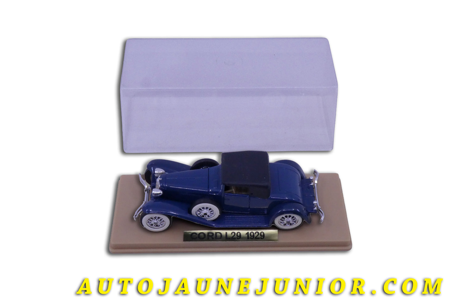 Le Solido Cord L 29 Coupé 1923 est en vente sur Auto Jaune Junior ! Découvrez nos collections de diecast Tekno, Politoys, Mebetoys, Mercury, Joal, Diapet, Märklin, TootsieToys.AutoJaune Junior ; Vous avez le même jouet ? Profitez de notre expertise pour vous accompagner dans la vente de vos modèles ou votre collection ! Nous achetons tous lots de miniatures ! Contactez nous !