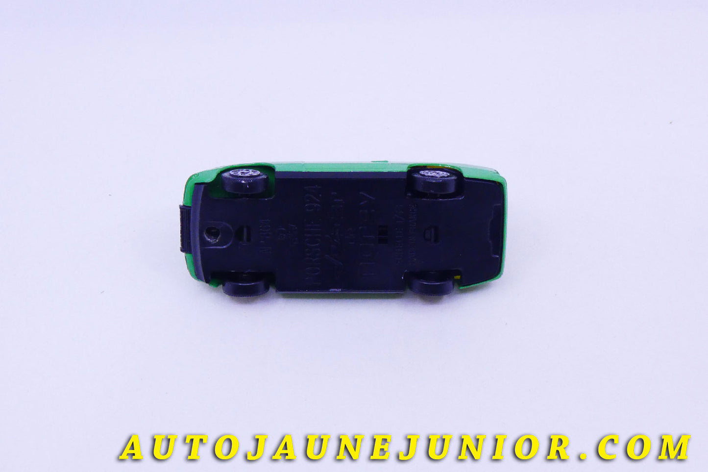Le #5400 - Norev - Porsche - 924 est en vente sur Auto Jaune Junior ! Tekno, Politoys, Mebetoys, Mercury, Joal, Diapet, Märklin, TootsieToys.Vous avez le même jouet ? Profitez de notre expertise pour vous accompagner dans la vente de vos modèles ou votre collection ! Nous achetons tous lots de miniatures ! Contactez nous ! contact@autojaunejunior.com.