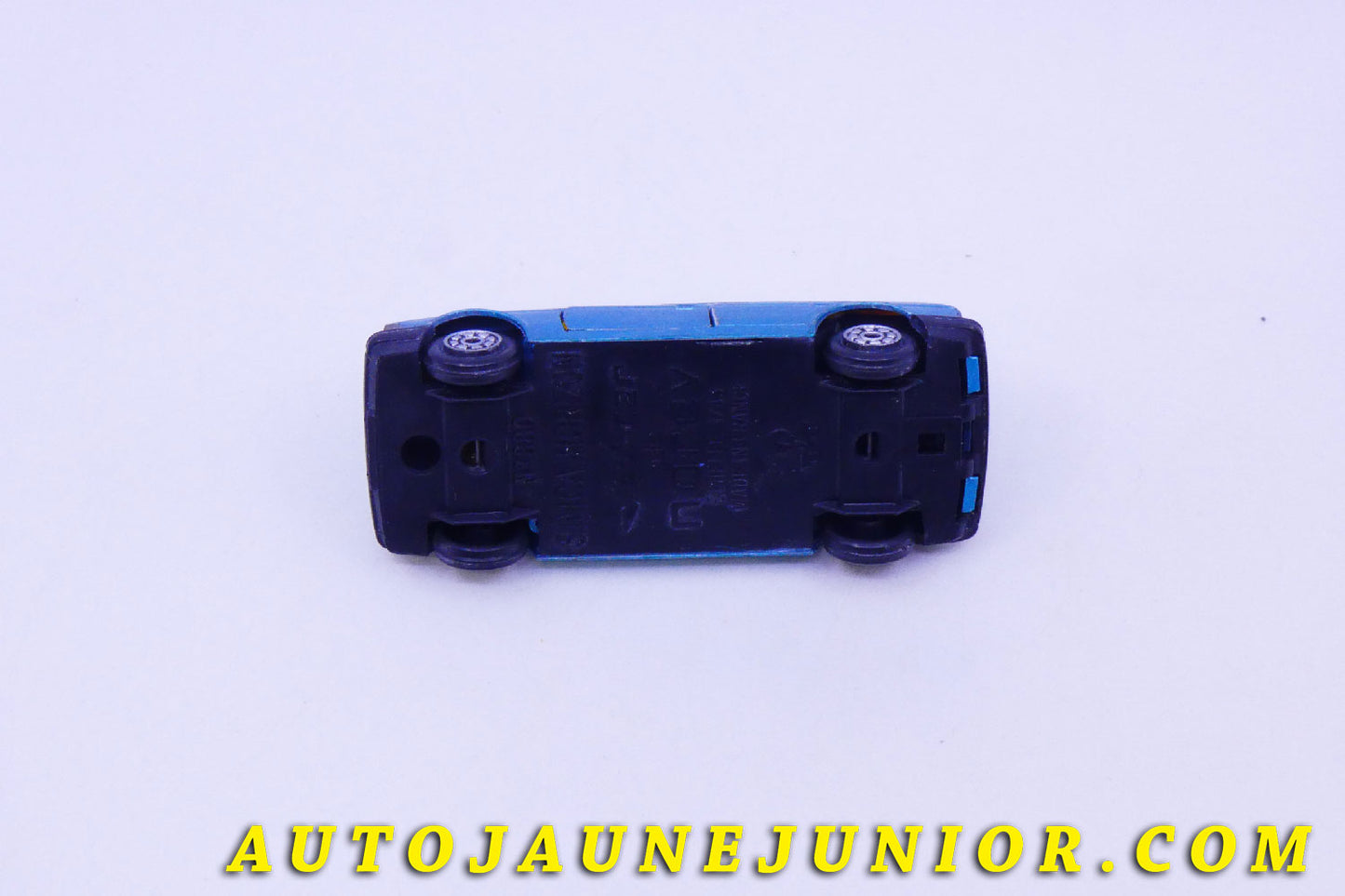 Le #5410 - Norev - Simca - Horizon est en vente sur Auto Jaune Junior ! Tekno, Politoys, Mebetoys, Mercury, Joal, Diapet, Märklin, TootsieToys.Vous avez le même jouet ? Profitez de notre expertise pour vous accompagner dans la vente de vos modèles ou votre collection ! Nous achetons tous lots de miniatures ! Contactez nous ! contact@autojaunejunior.com.