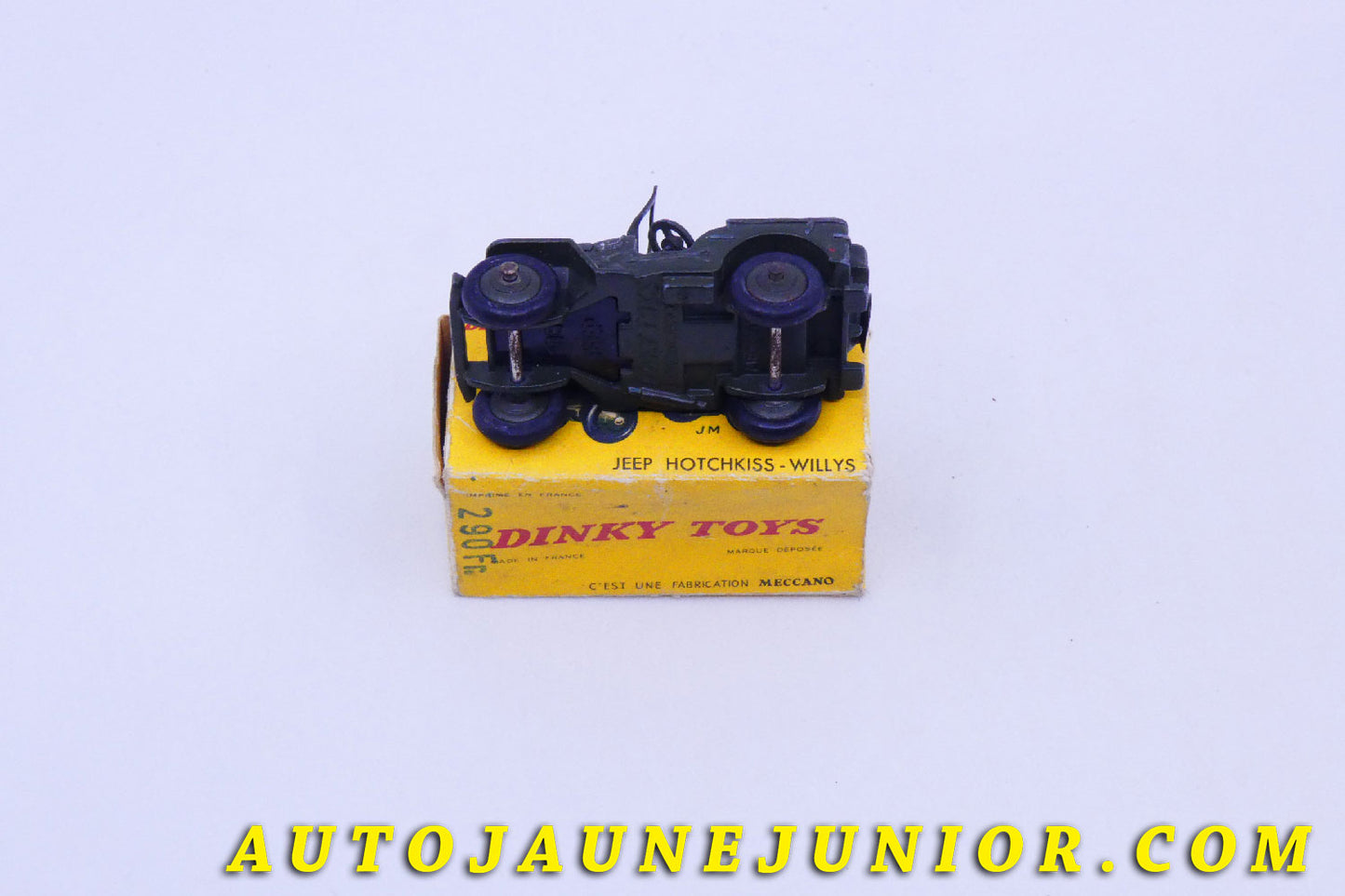 Le #5467 - Dinky Toys - Willys - Jeep Militaire est en vente sur Auto Jaune Junior ! Tekno, Politoys, Mebetoys, Mercury, Joal, Diapet, Märklin, TootsieToys.Vous avez le même jouet ? Profitez de notre expertise pour vous accompagner dans la vente de vos modèles ou votre collection ! Nous achetons tous lots de miniatures ! Contactez nous ! contact@autojaunejunior.com.
