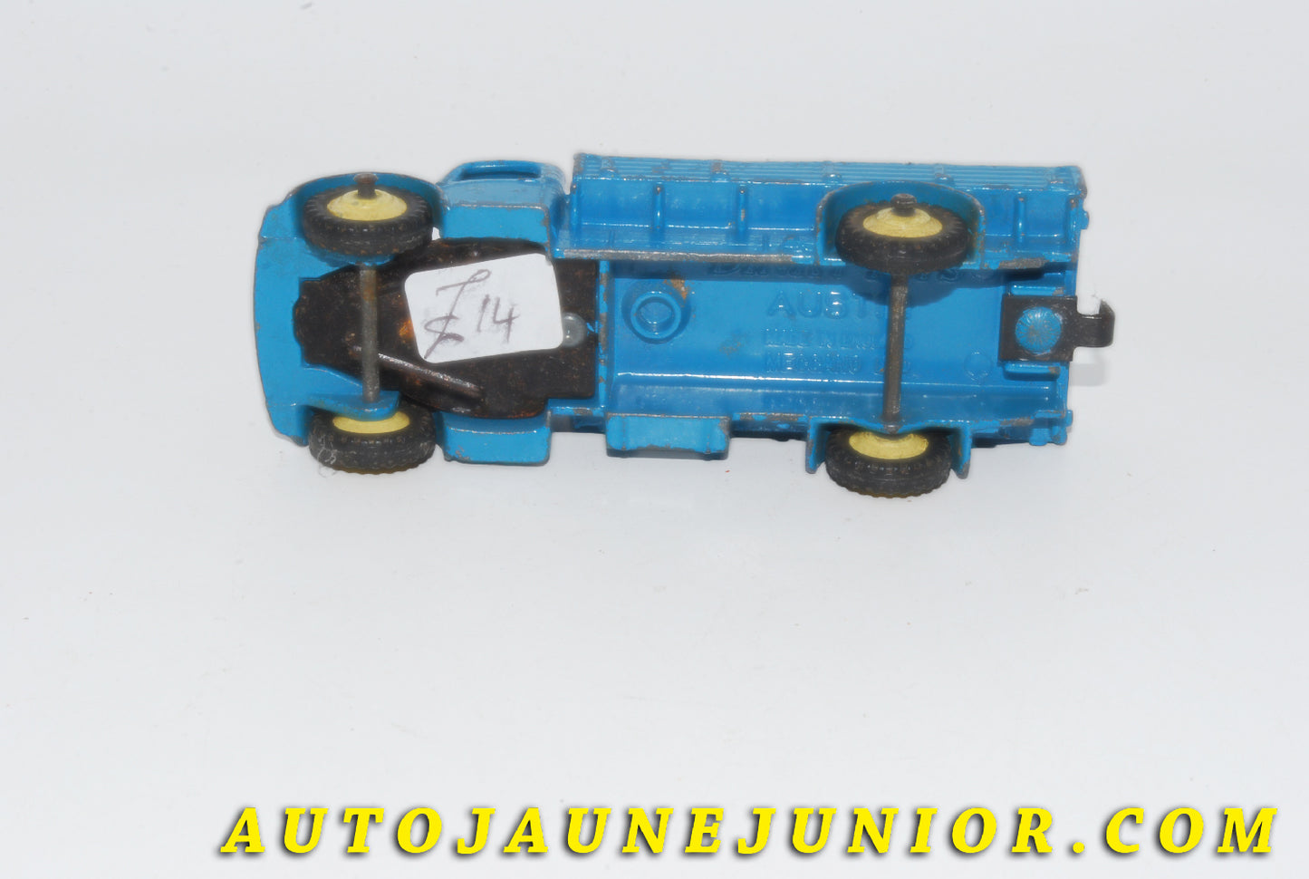 Le #5557 - Dinky Toys - Austin - Camion Ridelles (rare couleure !) est en vente sur Auto Jaune Junior ! Tekno, Politoys, Mebetoys, Mercury, Joal, Diapet, Märklin, TootsieToys.Vous avez le même jouet ? Profitez de notre expertise pour vous accompagner dans la vente de vos modèles ou votre collection ! Nous achetons tous lots de miniatures ! Contactez nous ! contact@autojaunejunior.com.