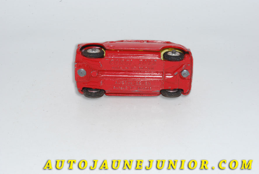 Le #5591 - Corgi Toys - Austin - Seven est en vente sur Auto Jaune Junior ! Tekno, Politoys, Mebetoys, Mercury, Joal, Diapet, Märklin, TootsieToys.Vous avez le même jouet ? Profitez de notre expertise pour vous accompagner dans la vente de vos modèles ou votre collection ! Nous achetons tous lots de miniatures ! Contactez nous ! contact@autojaunejunior.com.