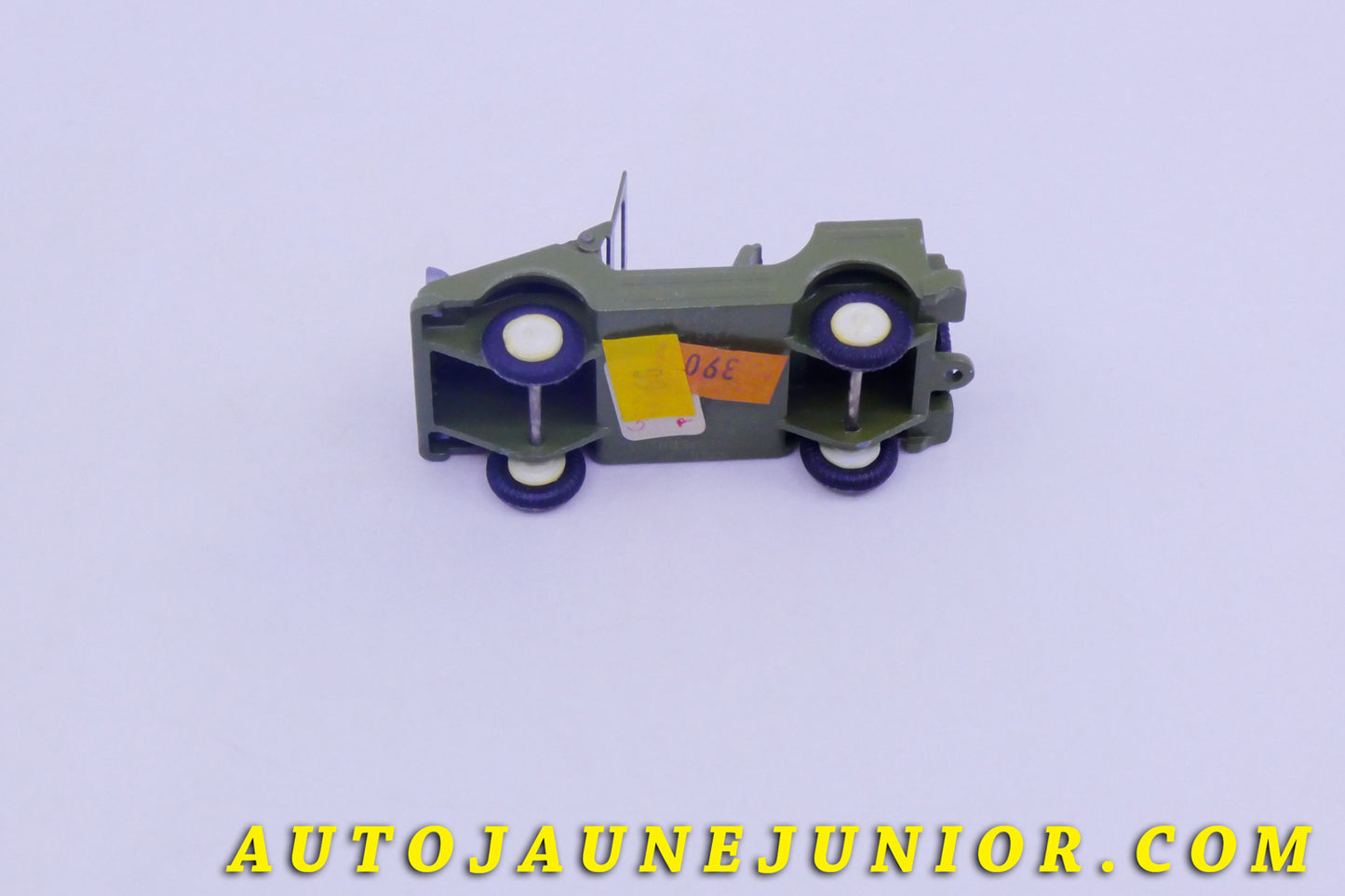 Le #5812 - Gama - DKW - Jeep Tout Terrain est en vente sur Auto Jaune Junior ! Tekno, Politoys, Mebetoys, Mercury, Joal, Diapet, Märklin, TootsieToys.Vous avez le même jouet ? Profitez de notre expertise pour vous accompagner dans la vente de vos modèles ou votre collection ! Nous achetons tous lots de miniatures ! Contactez nous ! contact@autojaunejunior.com.