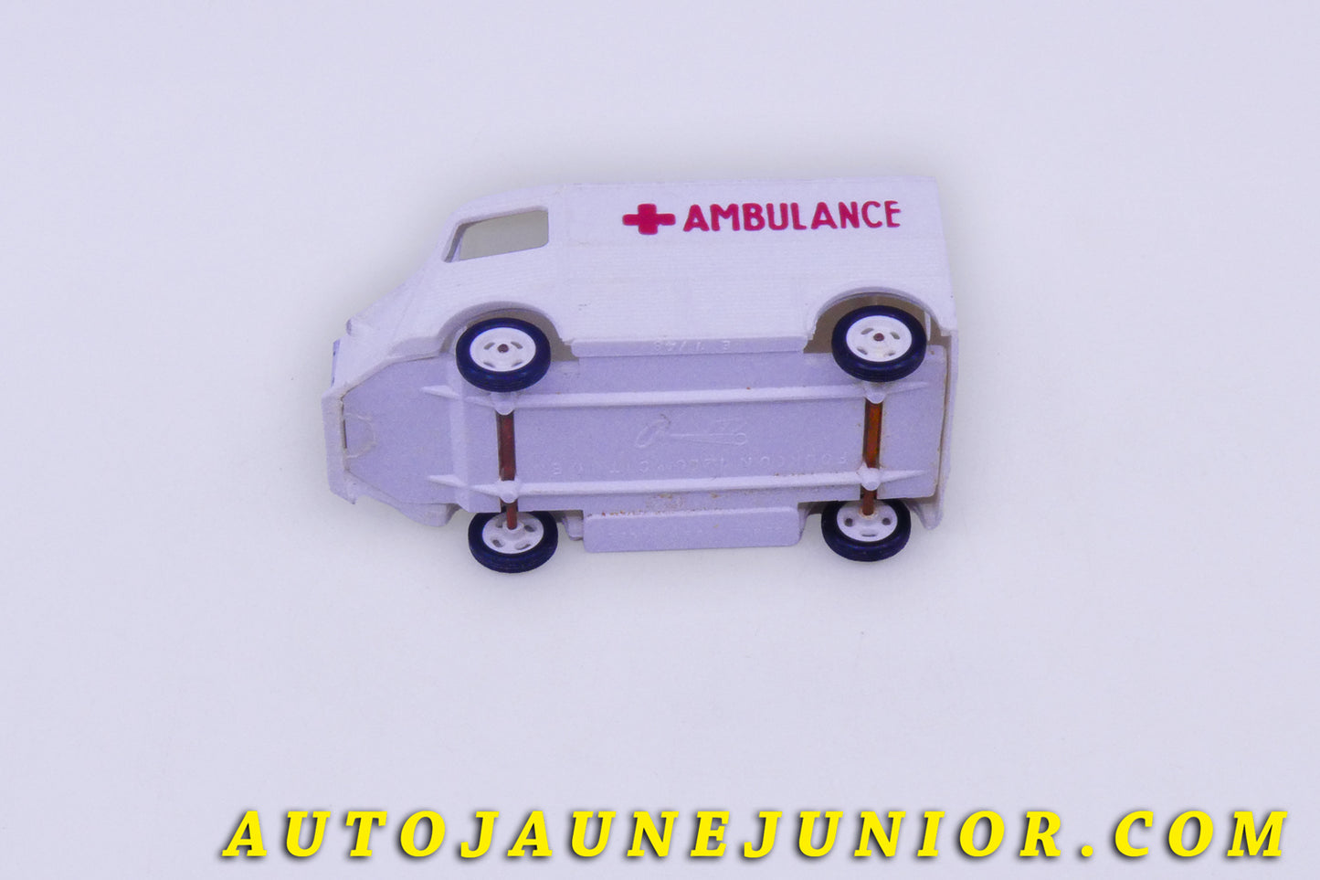 Le #6163 - Clé - Citroën - 1200 Kgs Fourgon Ambulance - Type H est en vente sur Auto Jaune Junior ! Tekno, Politoys, Mebetoys, Mercury, Joal, Diapet, Märklin, TootsieToys.Vous avez le même jouet ? Profitez de notre expertise pour vous accompagner dans la vente de vos modèles ou votre collection ! Nous achetons tous lots de miniatures ! Contactez nous ! contact@autojaunejunior.com.