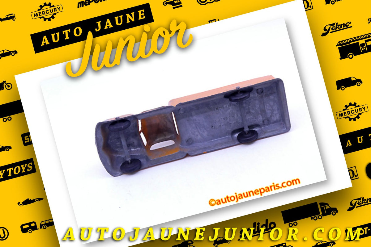 Le #1240 - Tootsietoys - Un constructeur fictif, inexistant, ou inconnu - K2 benne basculante est en vente sur Auto Jaune Junior ! Tekno, Politoys, Mebetoys, Mercury, Joal, Diapet, Märklin, TootsieToys. Vous avez le même jouet ? Profitez de notre expertise pour vous accompagner dans la vente de vos modèles ou votre collection ! Nous achetons tous lots de miniatures ! Contactez nous ! contact@autojaunejunior.com.