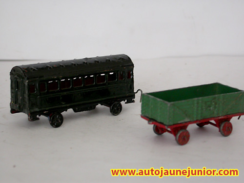 Dinky Toys GB Hornby 2 wagons