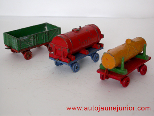 Dinky Toys GB 3 wagons d'origine