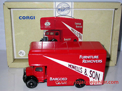Corgi Toys Pantechnicon Howwell's