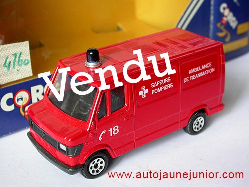 Corgi Toys 207D Van Ambulance de réanimation