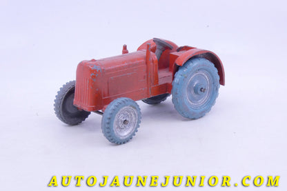 Le Charbens Tracteur Tracteur Agricole est en vente sur Auto Jaune Junior ! Découvrez nos collections de diecast Dinky-Toys, Corgi, Corgi-Toys, Solido, Norev… AutoJaune Junior ; Retrouvez AutoJauneJunior au magasin AutoJaune Paris, ouvert en 1984 par Vincent Espinasse. 