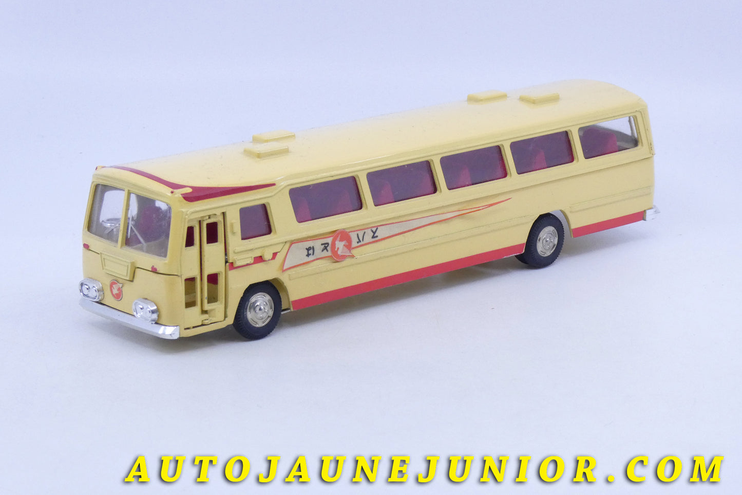 Le France Mitsubishi Fuso car  est en vente sur Auto Jaune Junior ! Découvrez nos collections de diecast Dinky-Toys, Corgi, Corgi-Toys, Solido, Norev… AutoJaune Junior ; Retrouvez AutoJauneJunior au magasin AutoJaune Paris, ouvert en 1984 par Vincent Espinasse. 